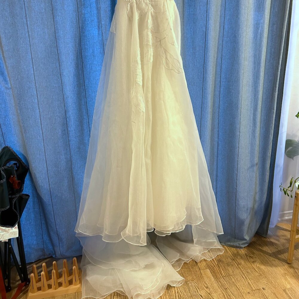 Jenny Yoo Abernathy Wedding Dress Size 6 - Picture 5 of 7